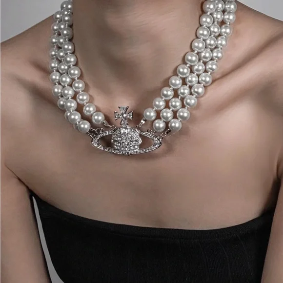 Vivienne Westwood Women's Three Row Pearl Choker - Platinum/Crystal - Picture 4 of 6